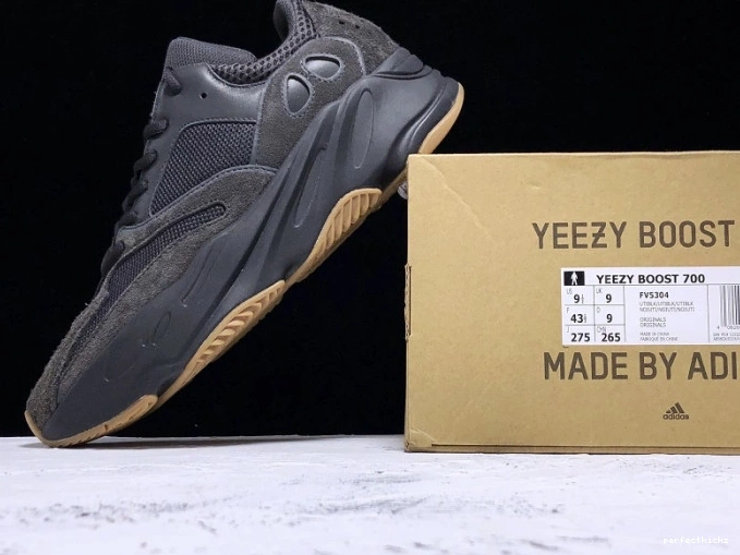 Black FV5304 Boost Adidas 700 Yeezy Utility 0823